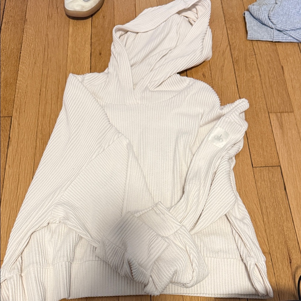 Alo Muse Hoodie